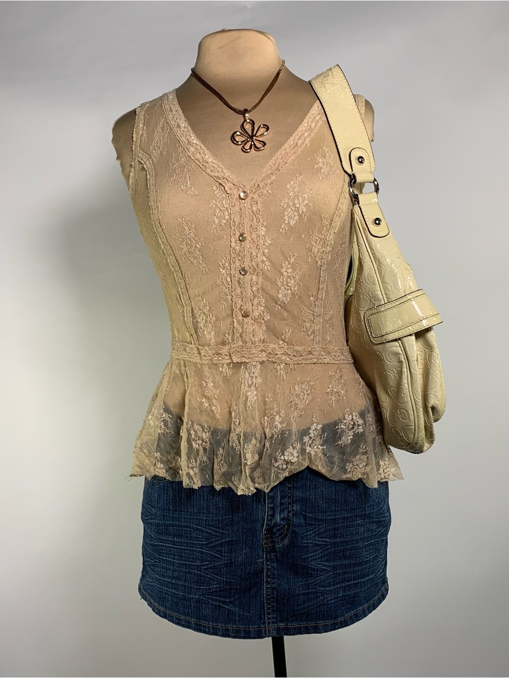 2000s Forever 21 Lace Peplum Sleeveless Blouse Fits M Best